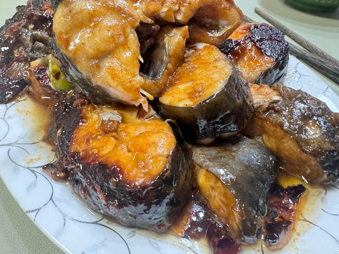 适合孩子吃的下饭菜：酱汁焖鱼