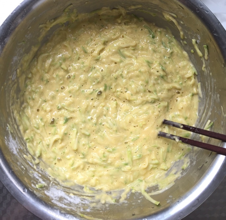 宝宝超级爱吃的茭瓜鸡蛋饼