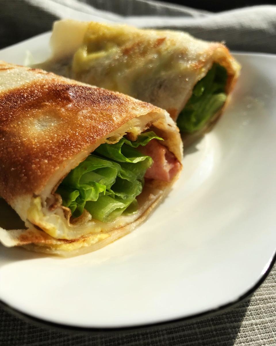 鼓大泡的鸡蛋灌饼