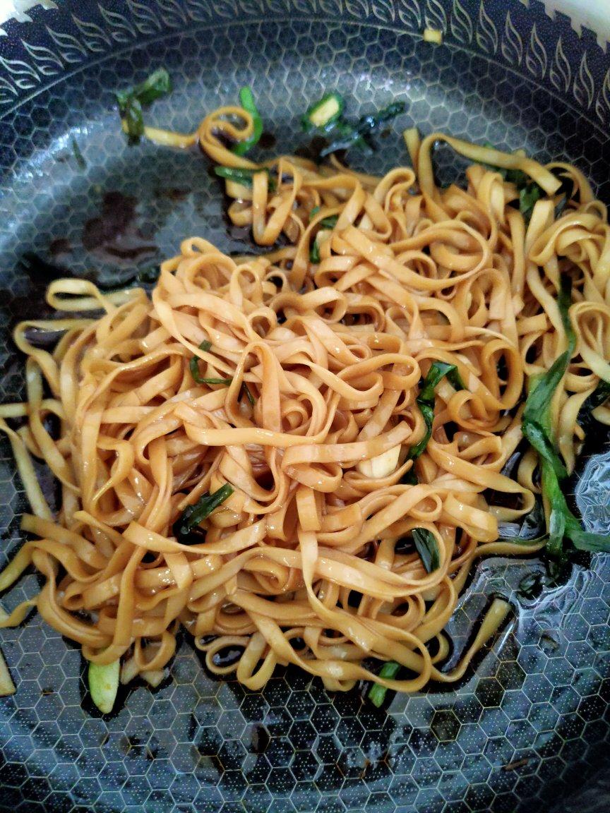 教你做香到舔盘子的灵魂葱油拌面🍜
