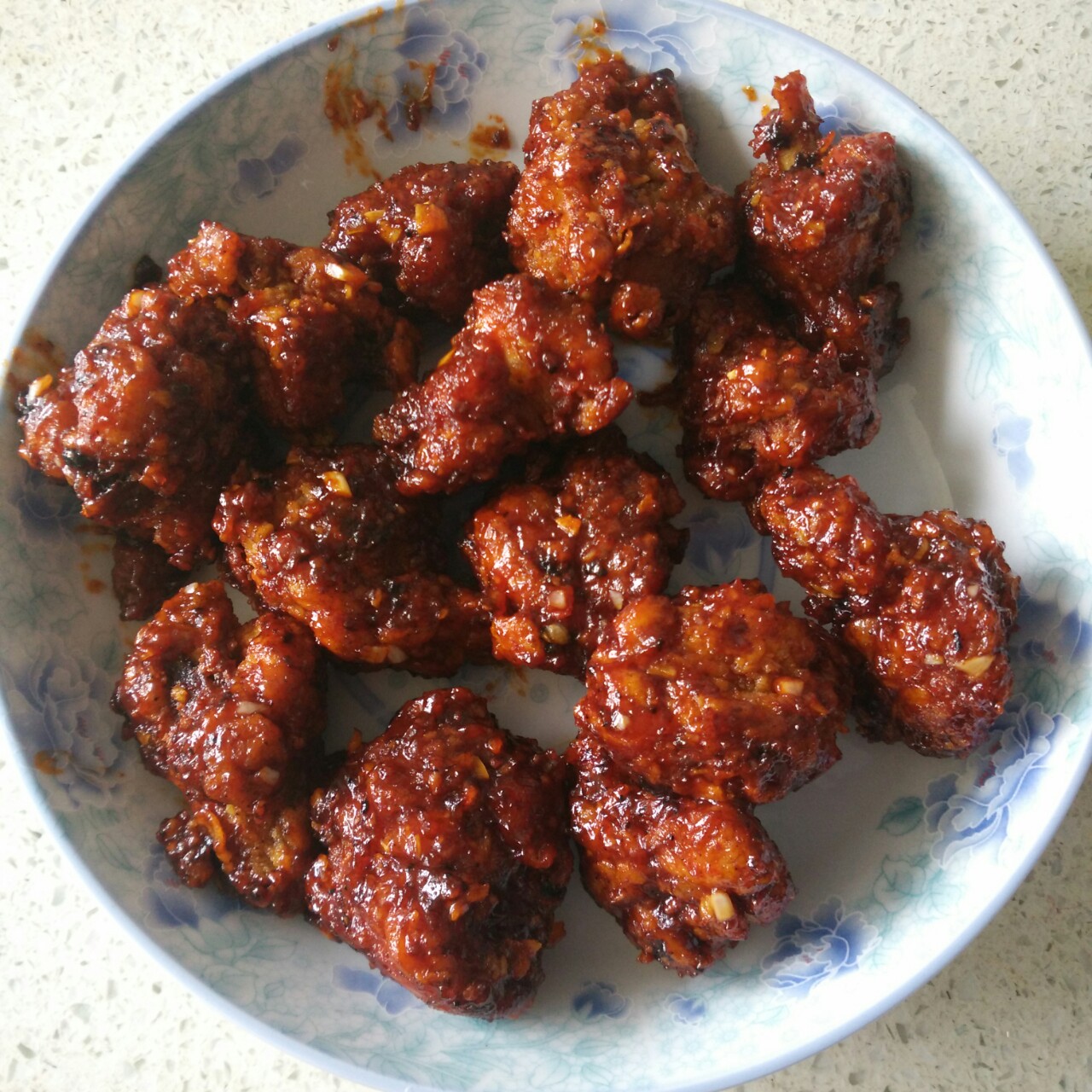 韩式炸鸡配啤酒（内含两种酱汁做法）