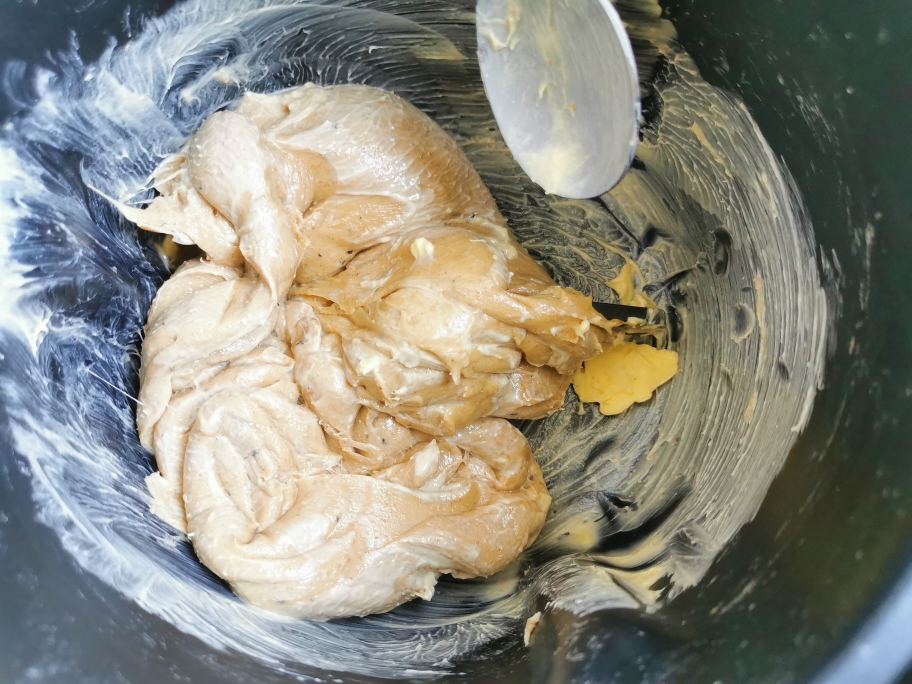 超软全麦吐司（一次发酵，液体量大，王后硬红高筋粉和T150全麦粉）的做法 步骤4