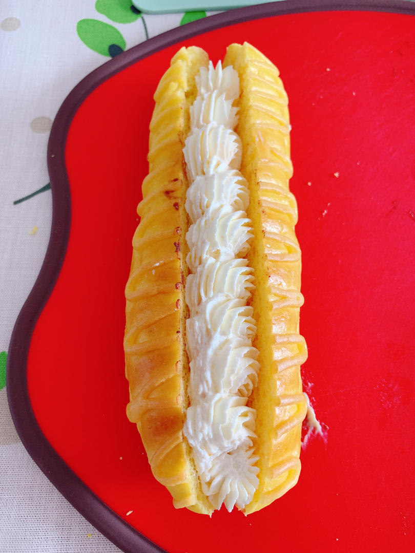 面包房里最受欢迎的毛毛虫面包