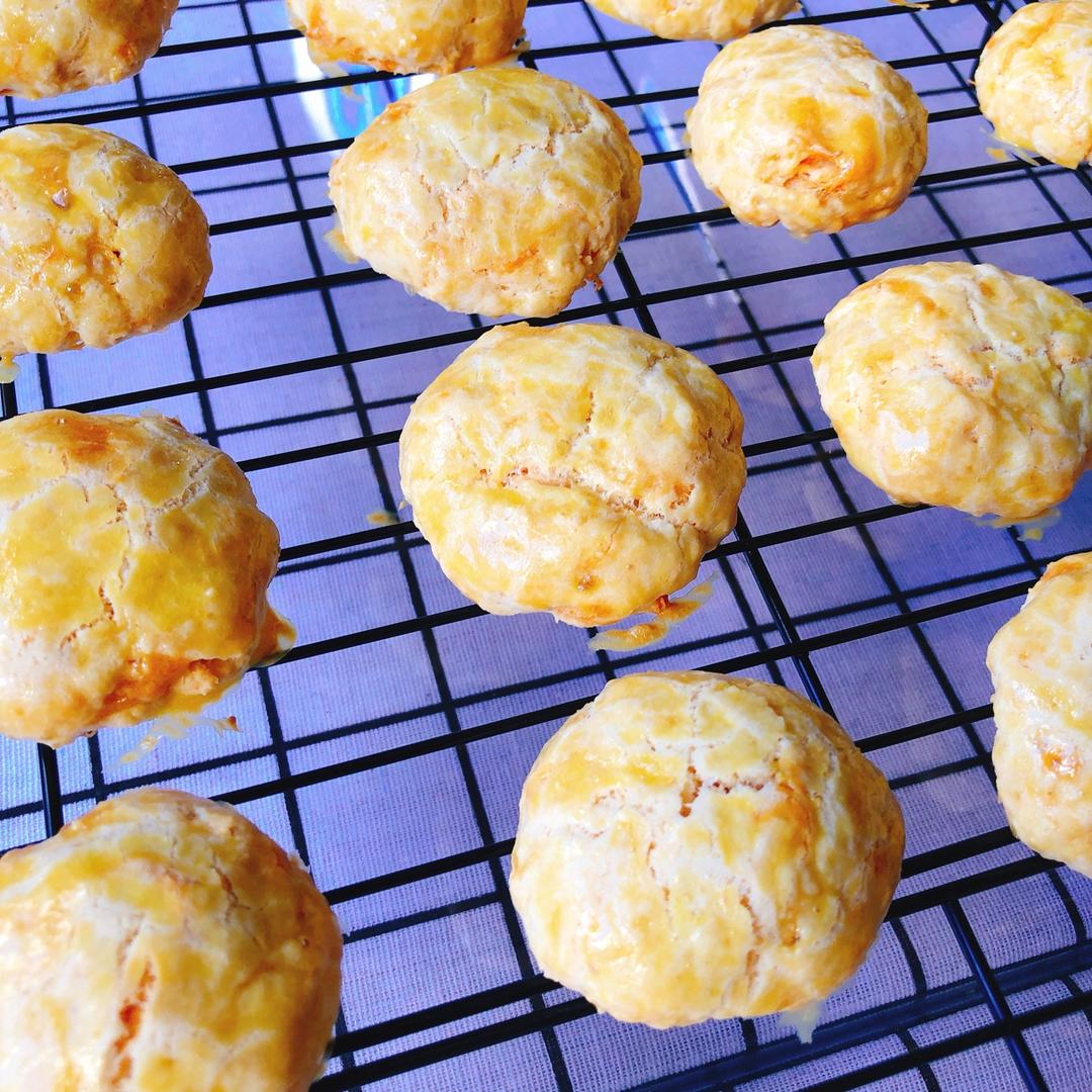 【视频】3分钟 奶油司康Scone(可能是世界上最快手的司康) 消耗淡奶油～