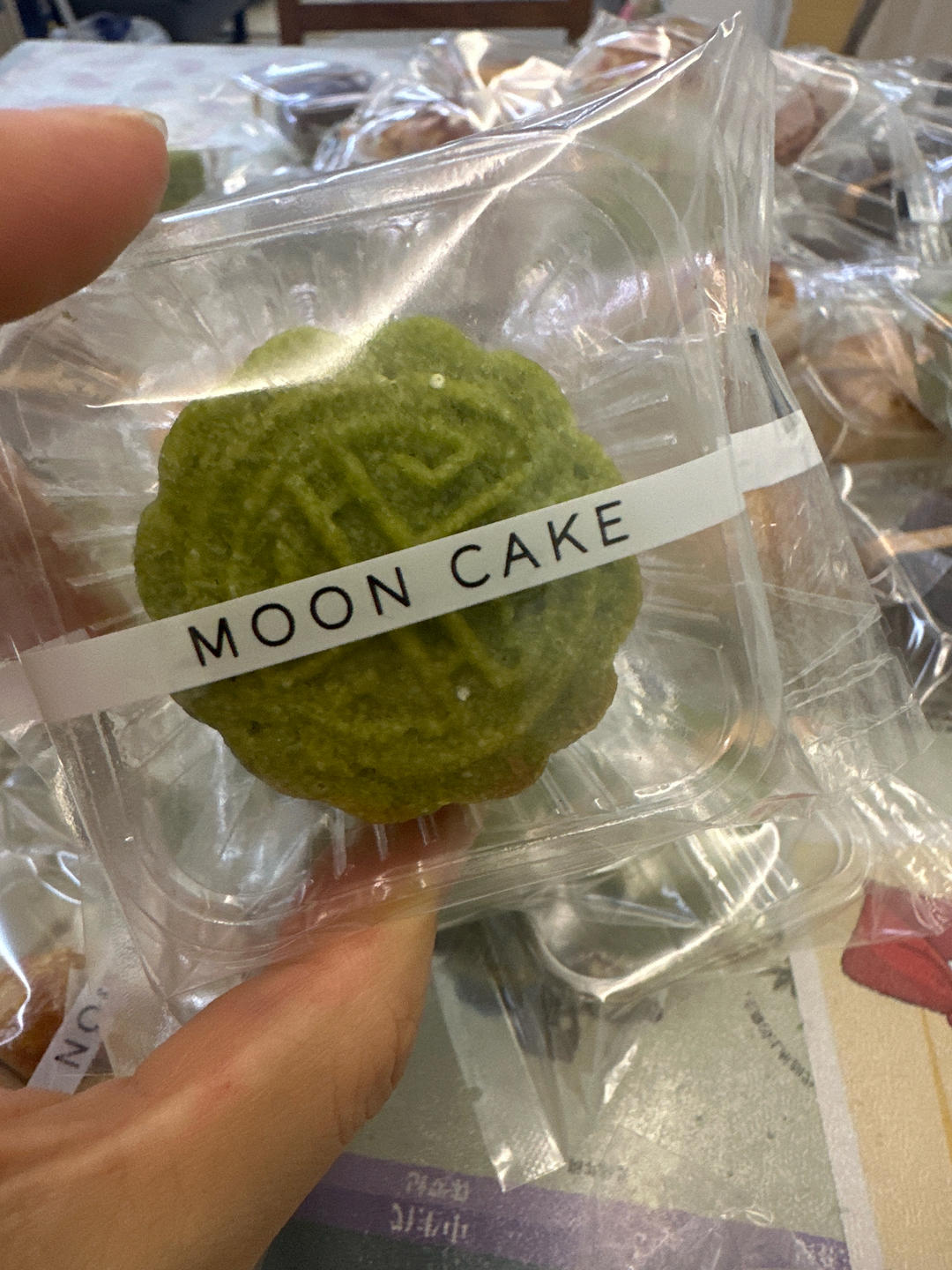 今年爆火的开心果脆皮月饼｜开心果霸霸月饼
