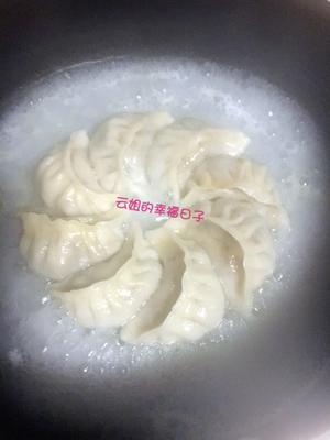 芹菜肉馅大煎饺（炒馅版）的做法 步骤8