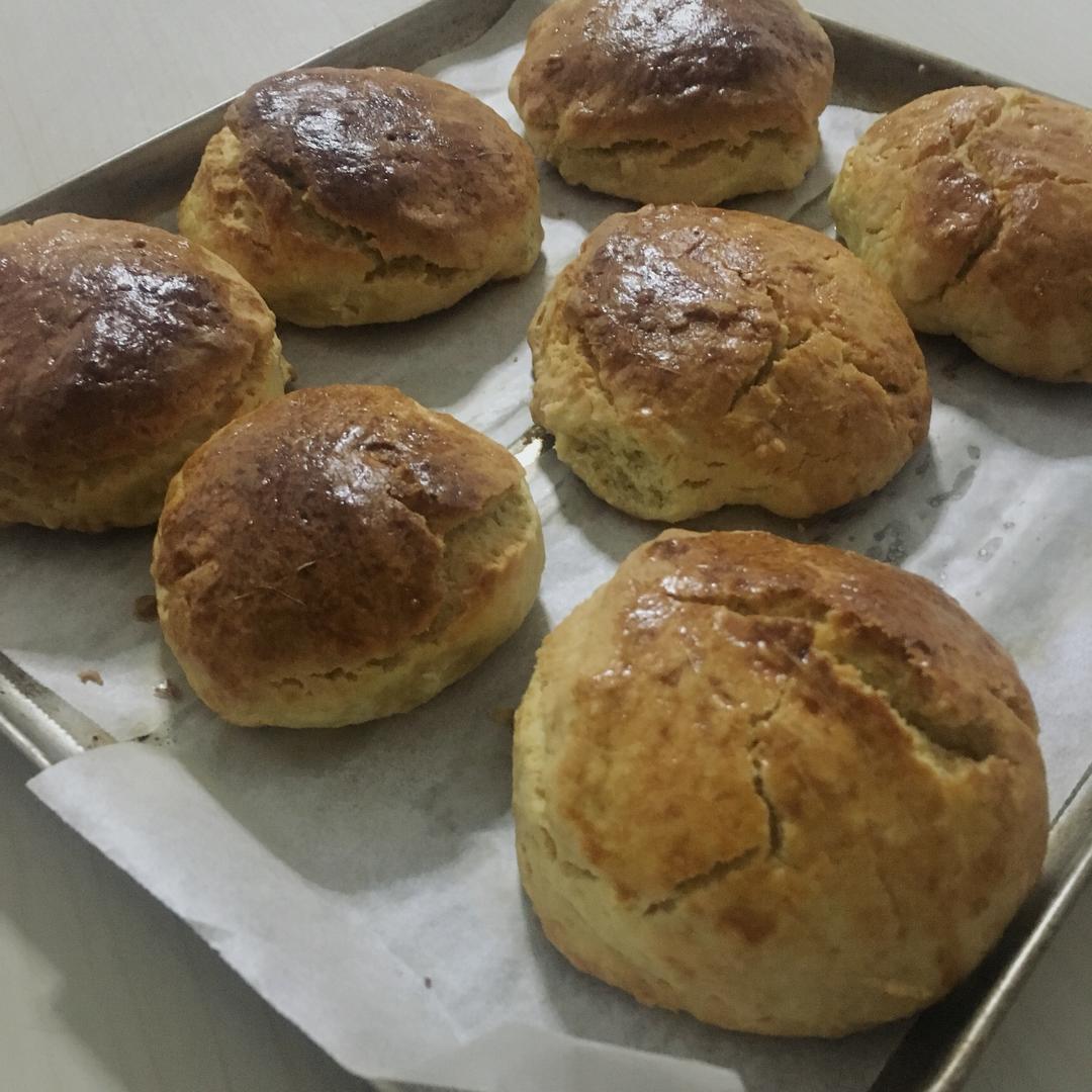 【视频】3分钟 奶油司康Scone(可能是世界上最快手的司康) 消耗淡奶油～