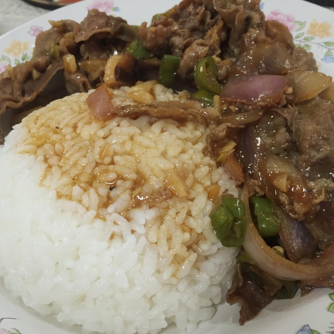 洋葱肥牛饭