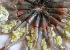 蒜蓉蒸虾的做法 步骤10