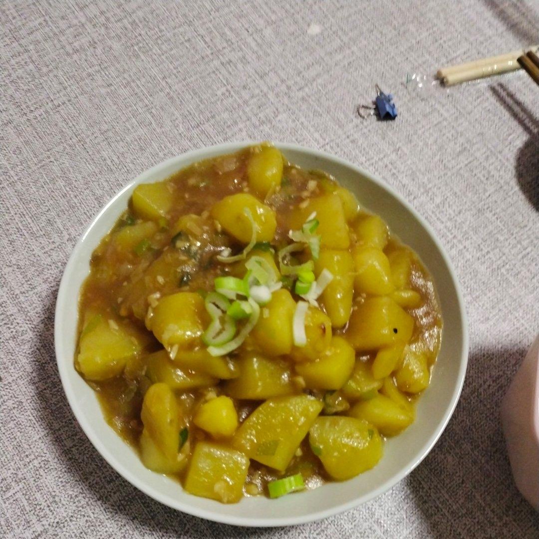 🔥巨下饭，软糯入味！比肉还好吃的红烧土豆