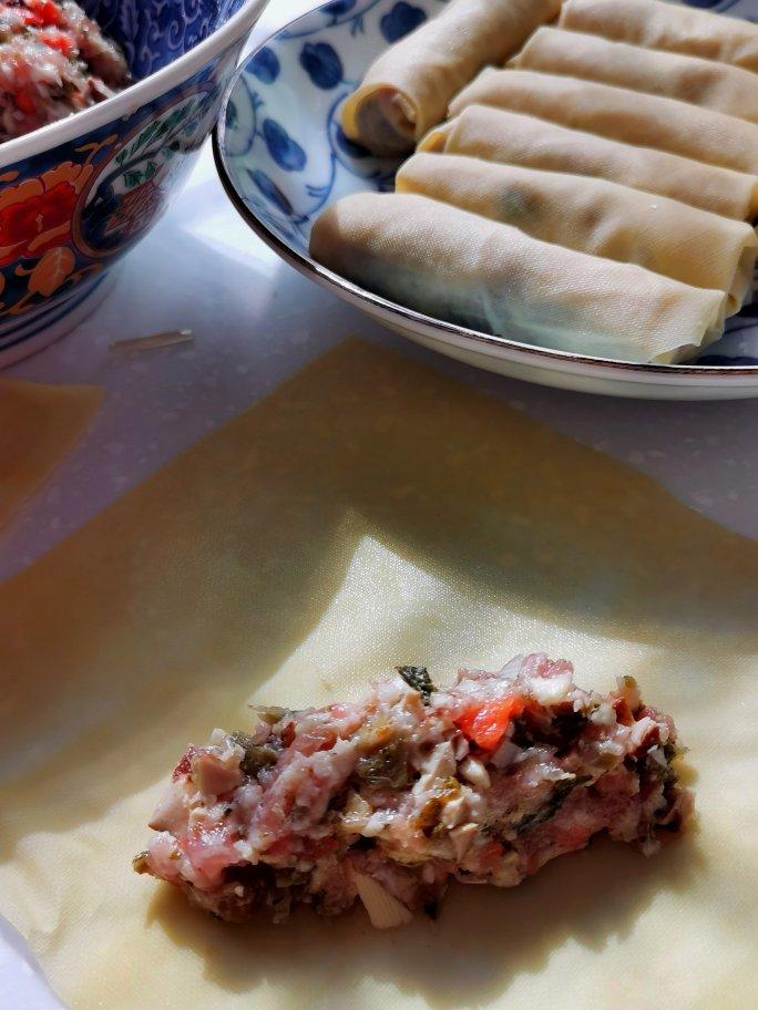 江南时令菜--春笋香菇木耳千张包