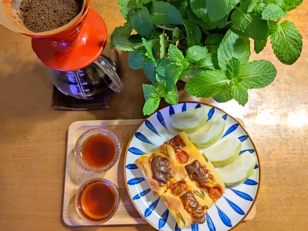 春天的土豆佛卡夏面包