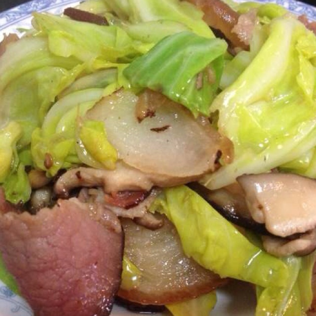 腊肉小炒圆白菜