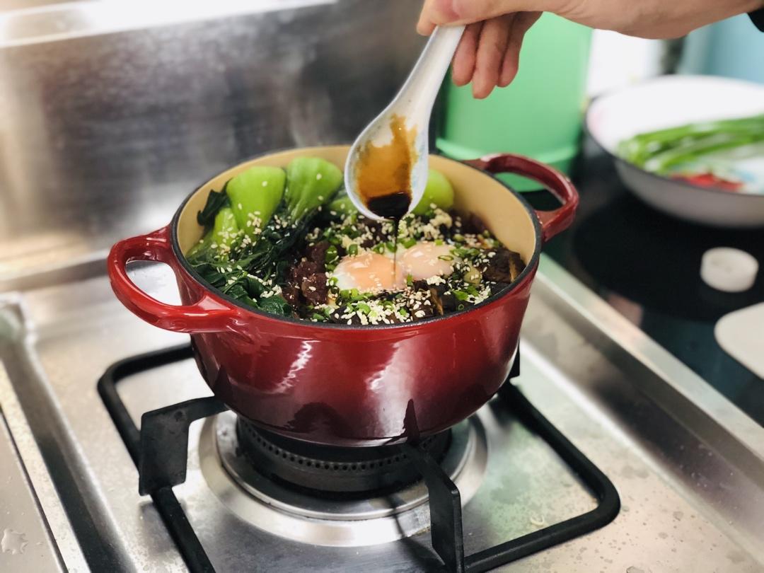 铸铁锅腊肠煲仔饭