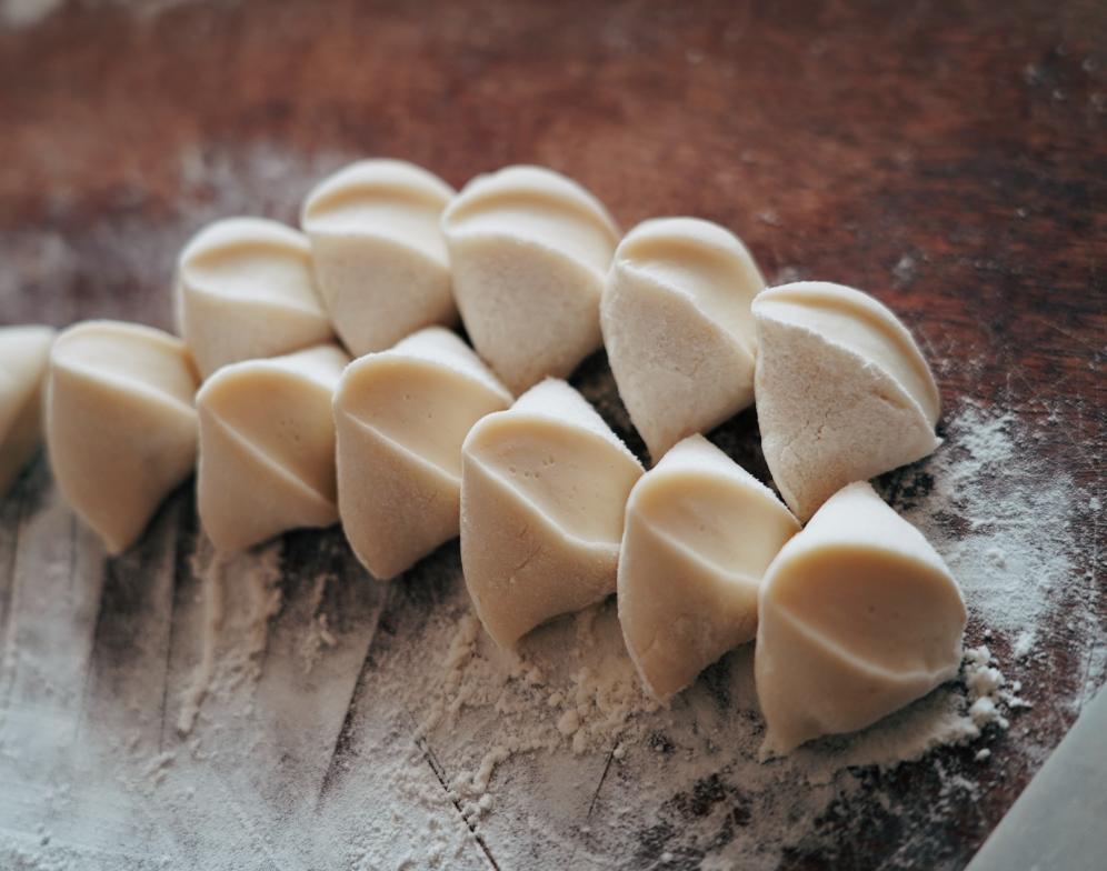 手工揉面三分钟，又韧又薄又好包的饺子皮