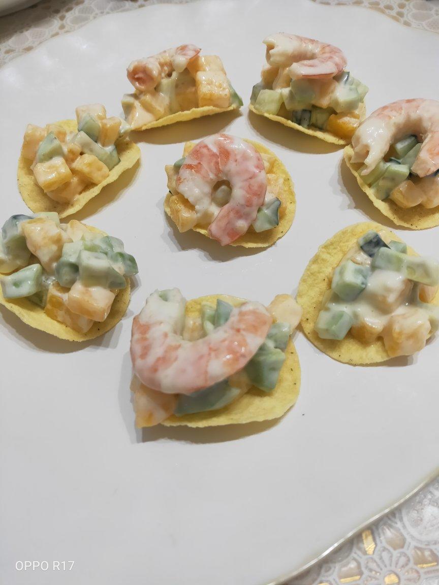 薯片牛油果大虾沙拉