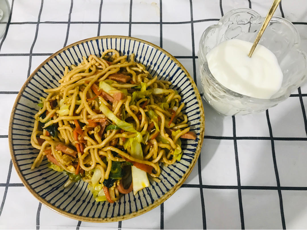 家常快手炒面 宵夜路边摊美味的秘诀放送