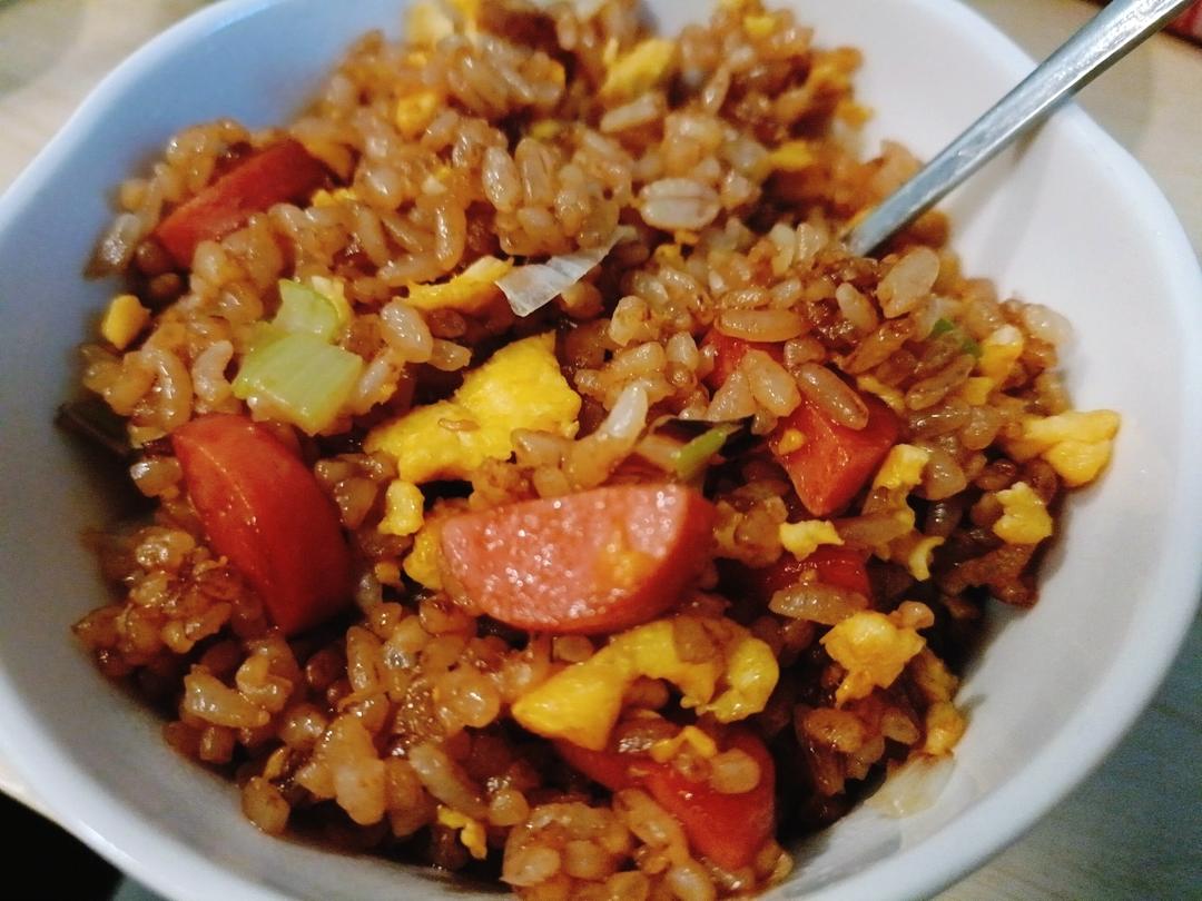 超级好吃的酱油火腿蛋炒饭！