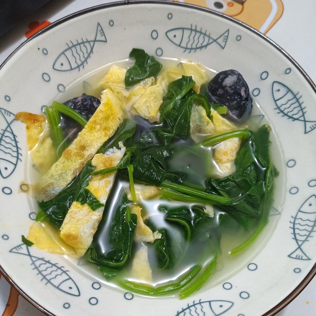 简单易学，清淡好喝～鱼丸鸡蛋菠菜汤