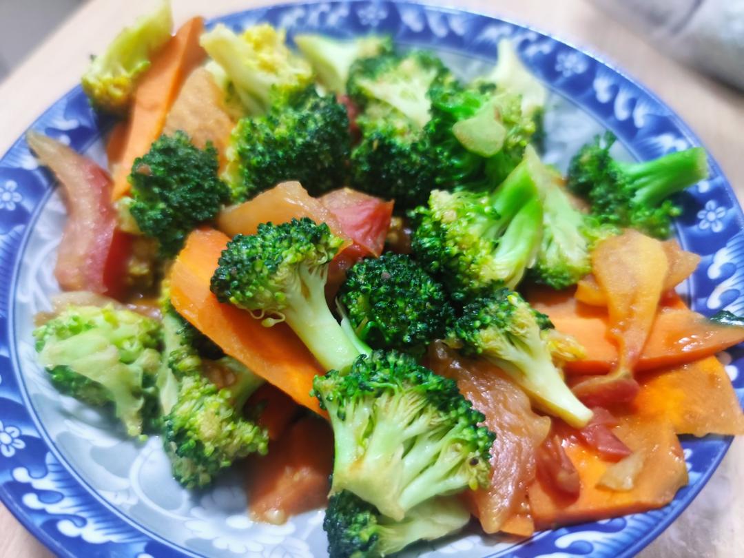 蚝油杂蔬（西兰花，洋葱，胡萝卜）