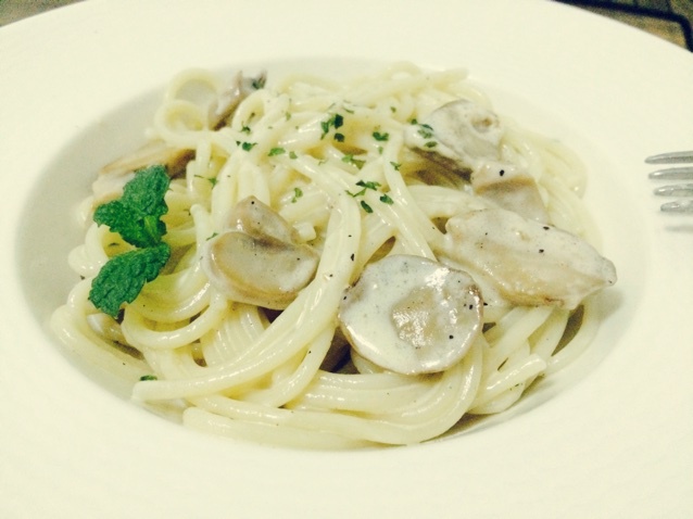 白汁蘑菇培根意粉