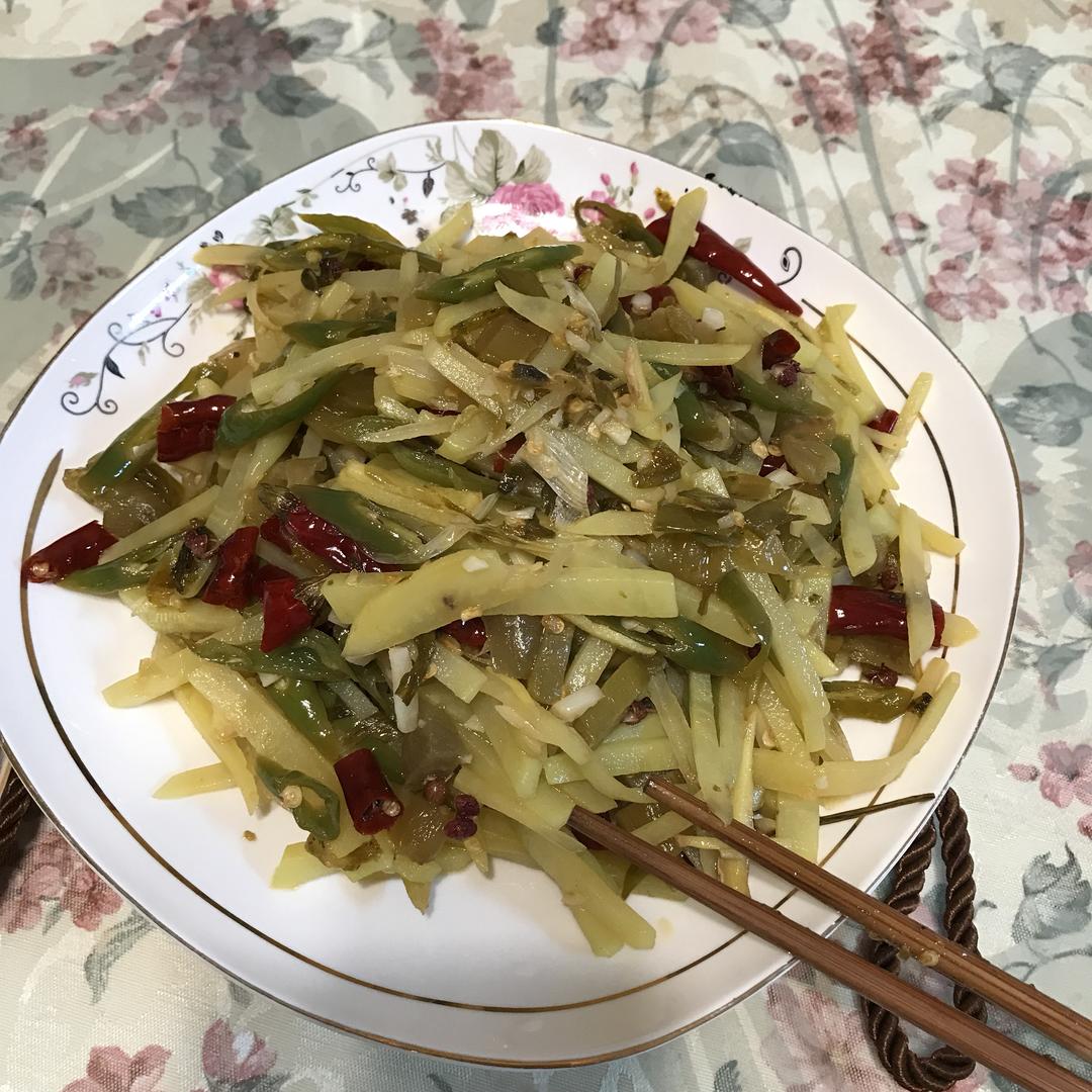 酸菜土豆丝的做法