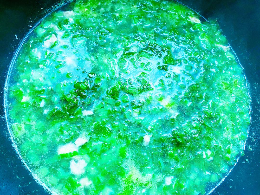 全家人都爱喝的春菜肉末汤的做法