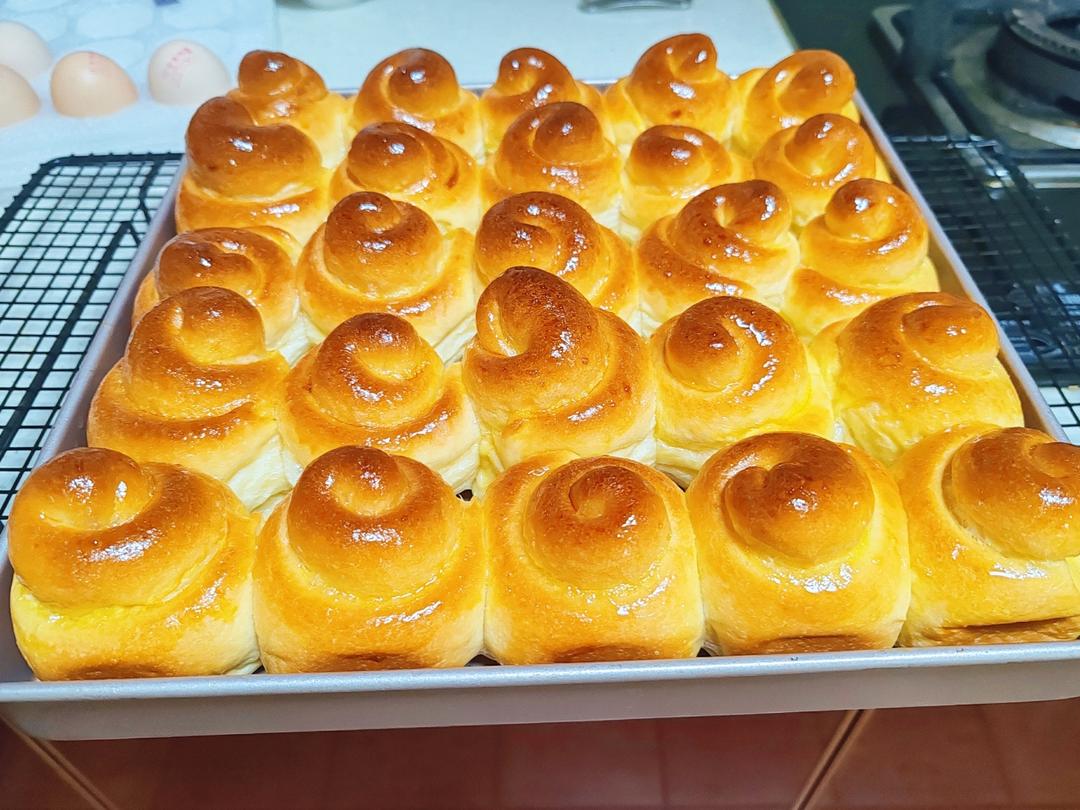 蜂蜜脆底小面包（蜂蜜奶香小餐包）