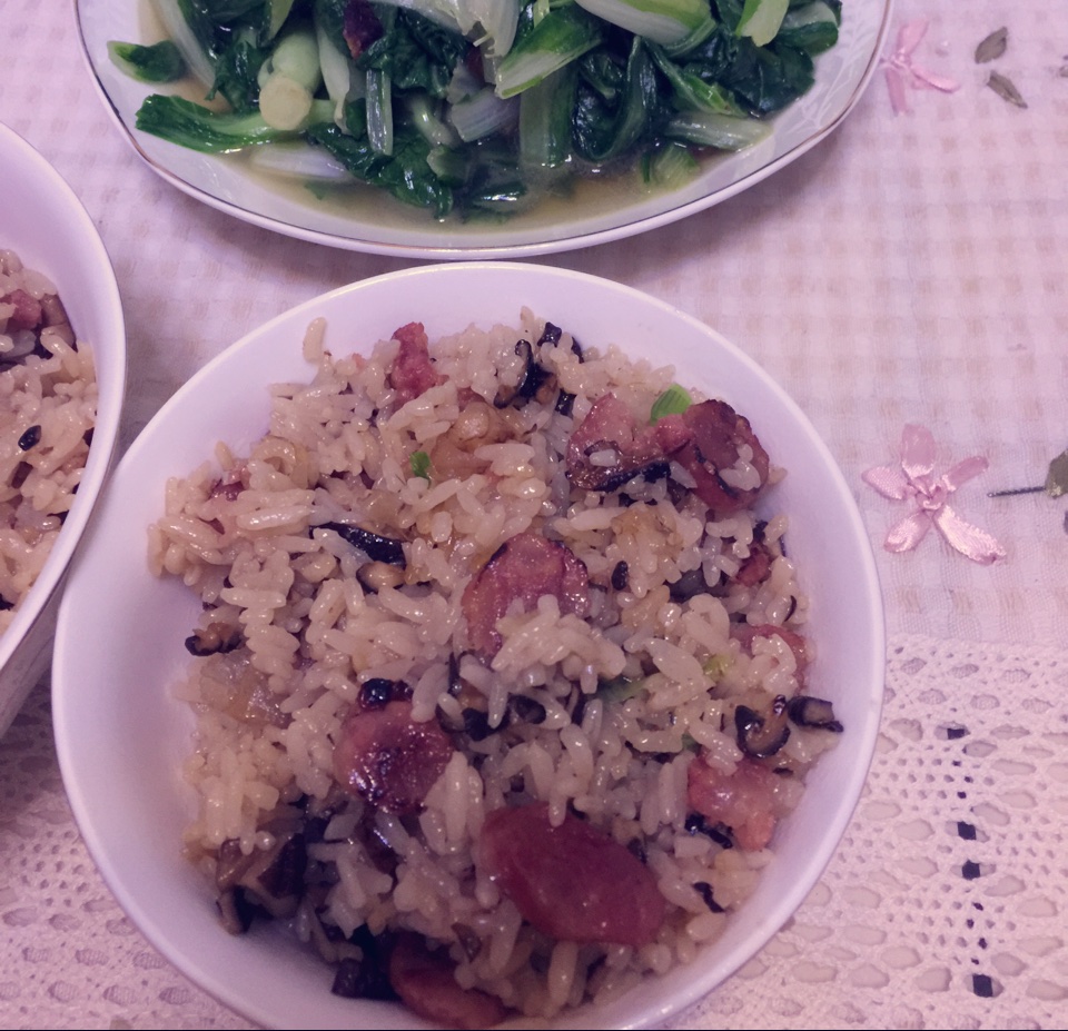 电饭锅版香菇腊肠饭