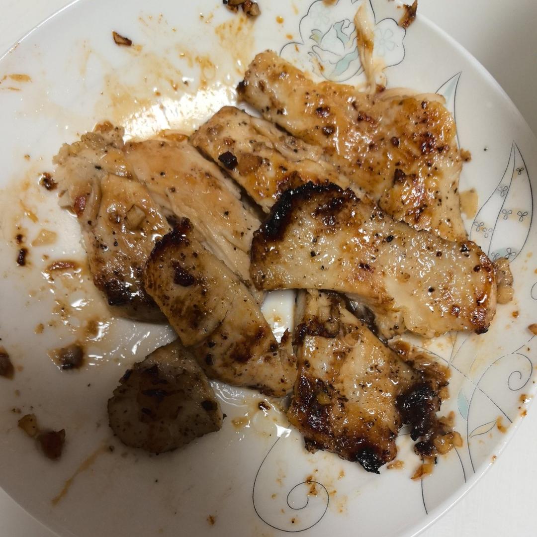 酷炫屌炸天好吃的煎鸡胸肉（香蒜蜂蜜煎鸡胸肉）