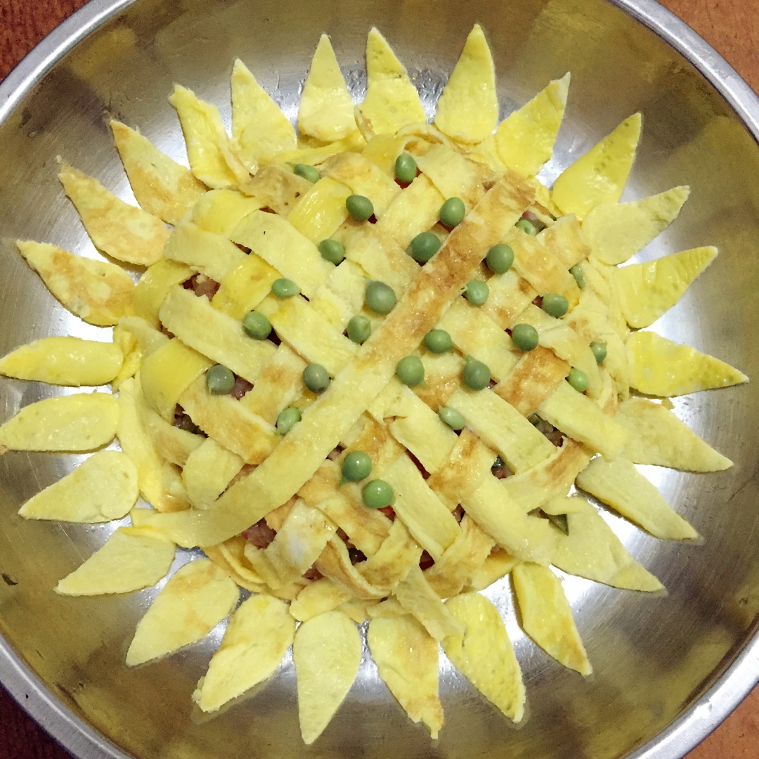 向日葵鲜虾蛋包饭