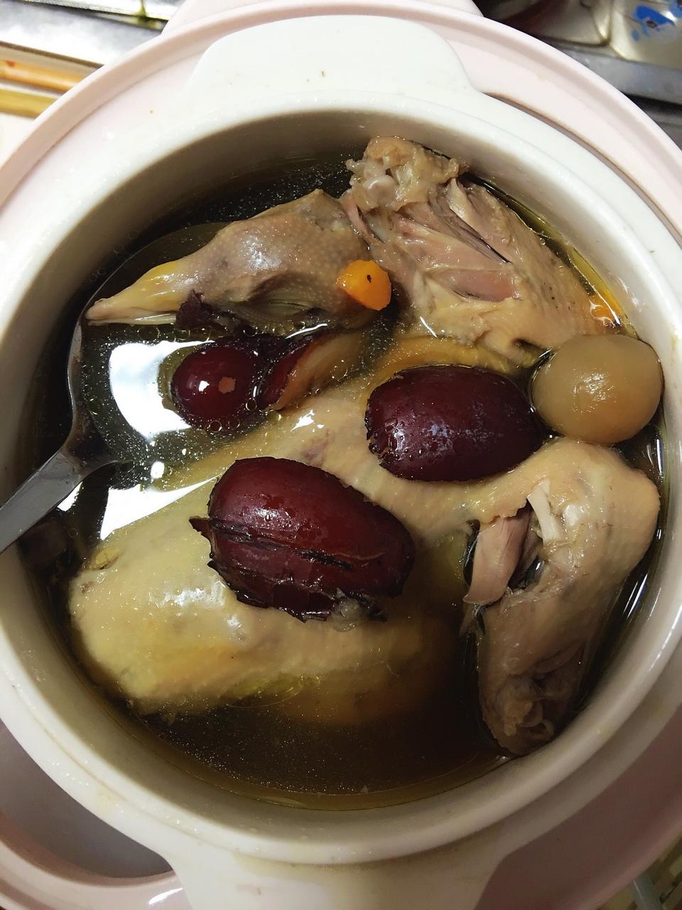红枣枸杞乳鸽汤
