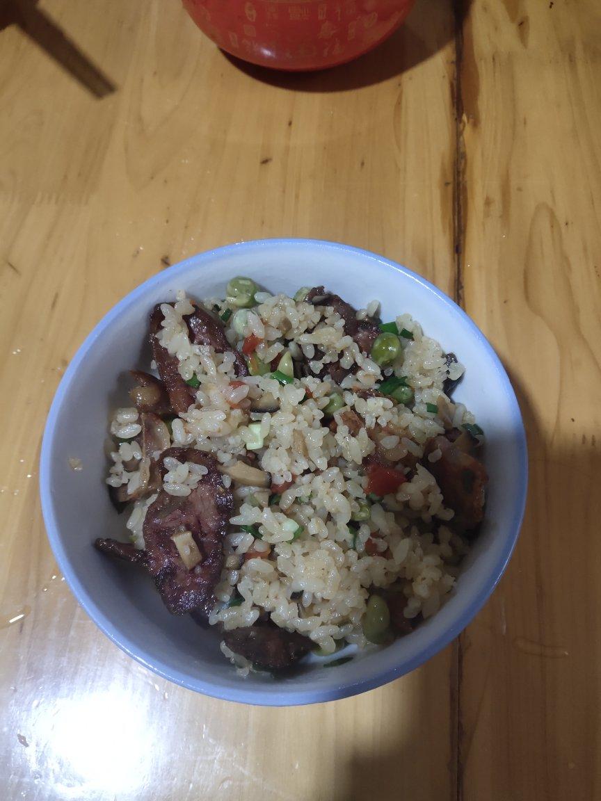 懒人必备～电饭煲腊肠焖饭