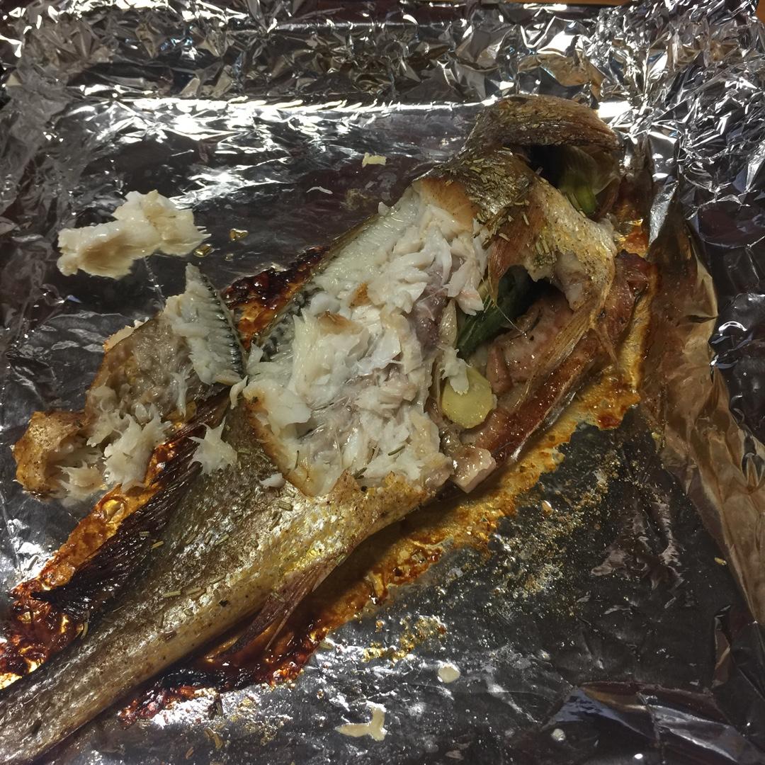 迷迭香烤黄花鱼