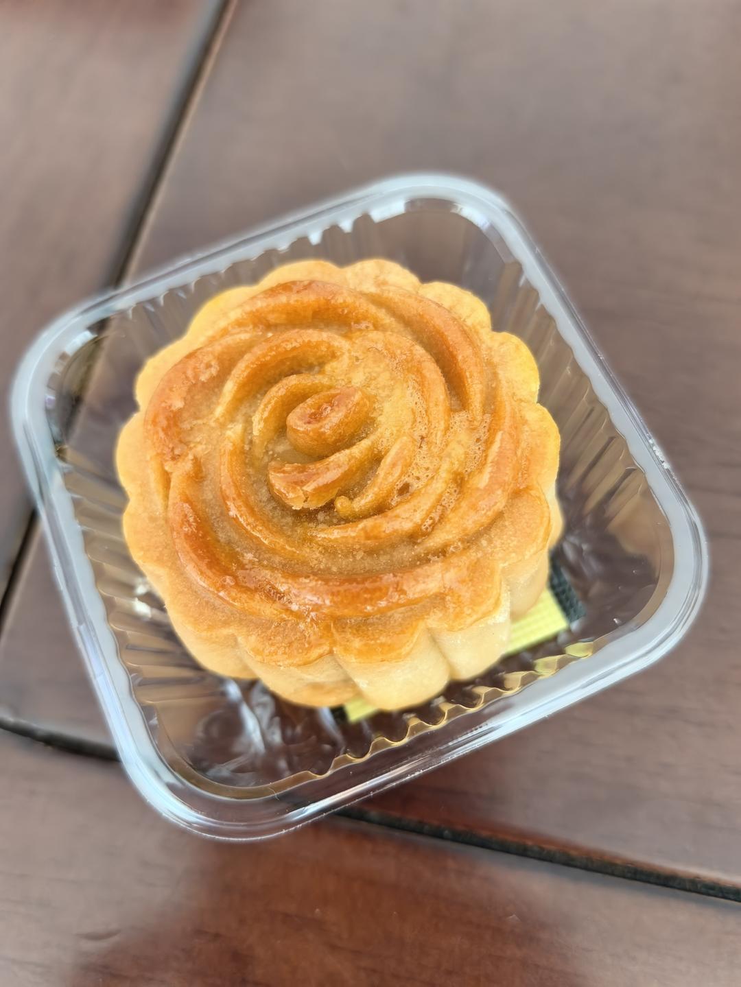 广式月饼—蛋黄莲蓉月饼