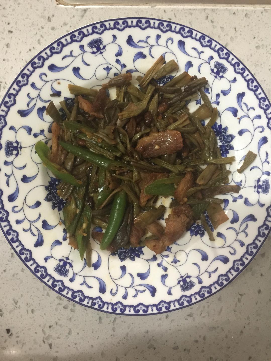 酸豆角炒肉的做法