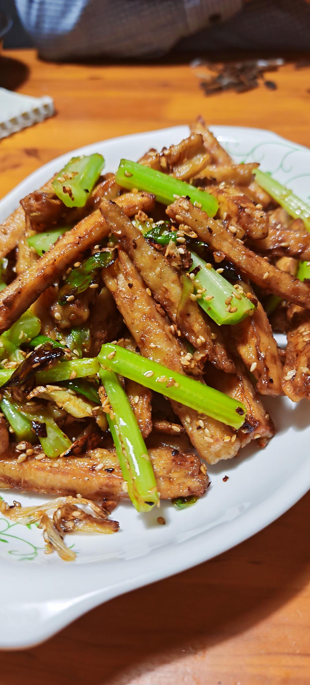 没有一节藕能活着走出湖北——湖北名菜麻辣鲜香的【干煸藕丝】【家常菜系列10】