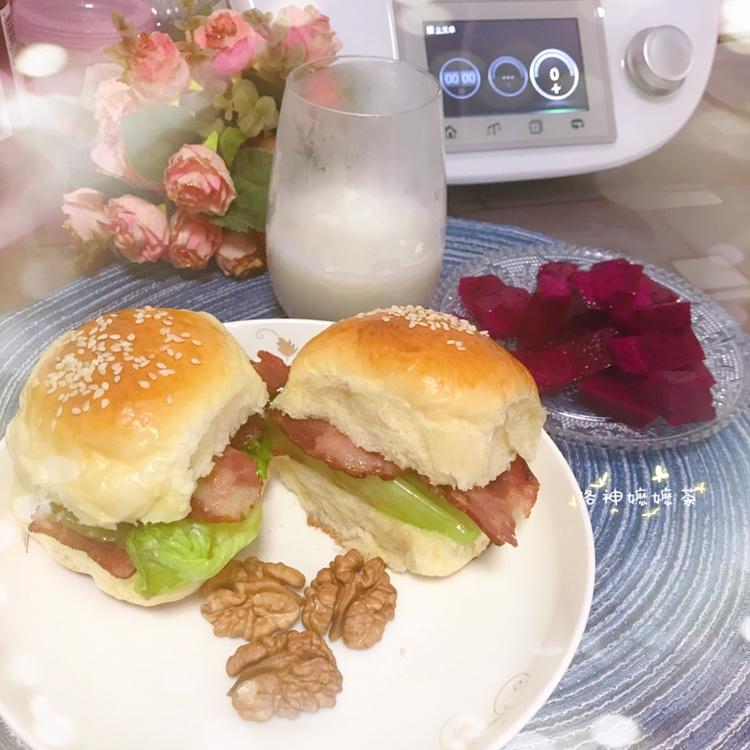 纯奶手撕吐司的做法 步骤1