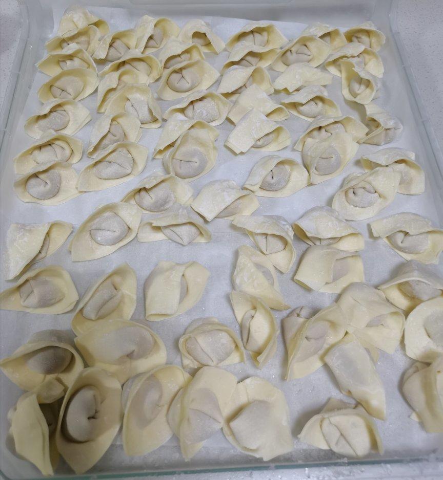 馄饨（两种包法）