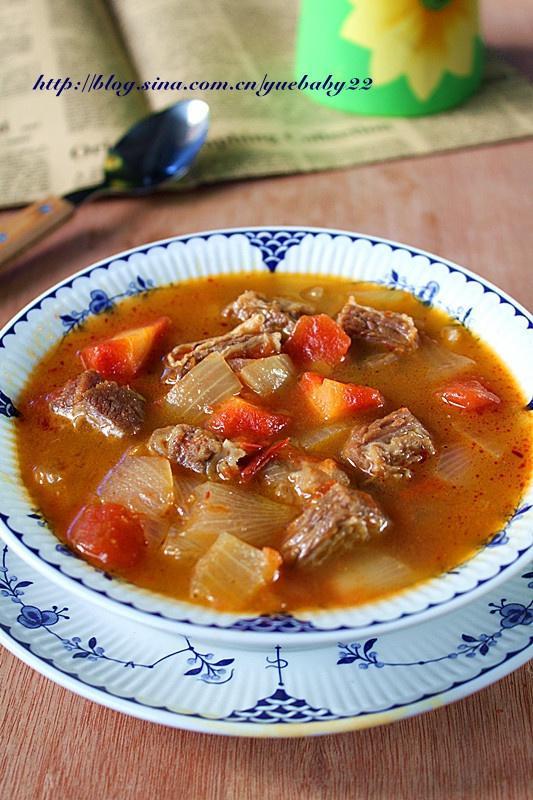 番茄牛肉汤，红彤彤酸酸甜甜鲜美的暖胃汤的做法