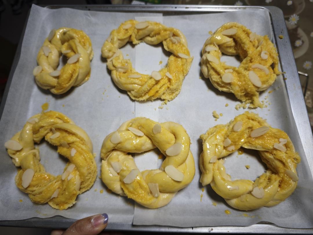 椰香满满的椰蓉花环面包｜万能椰蓉馅｜好吃又好看