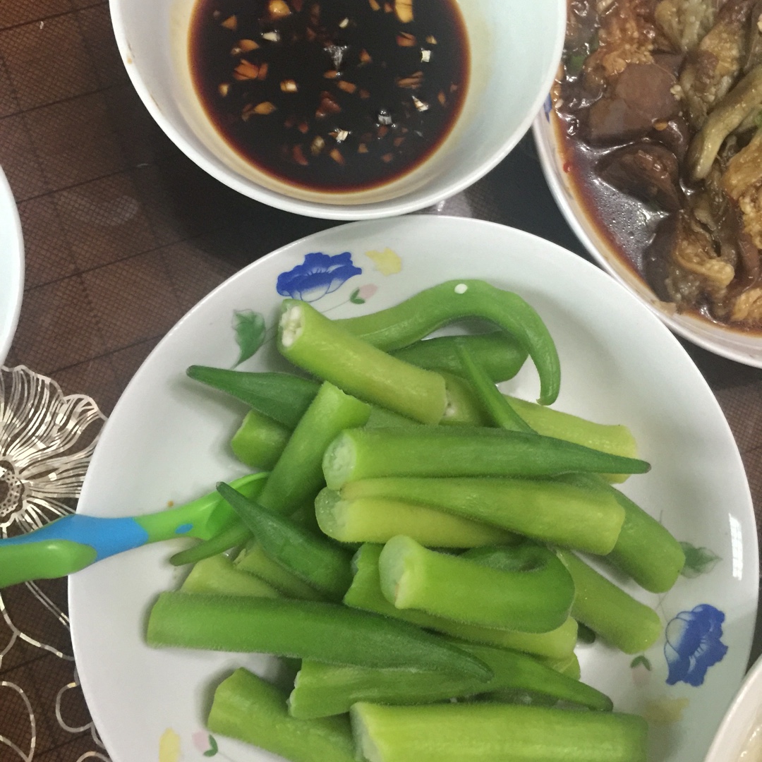 白灼秋葵