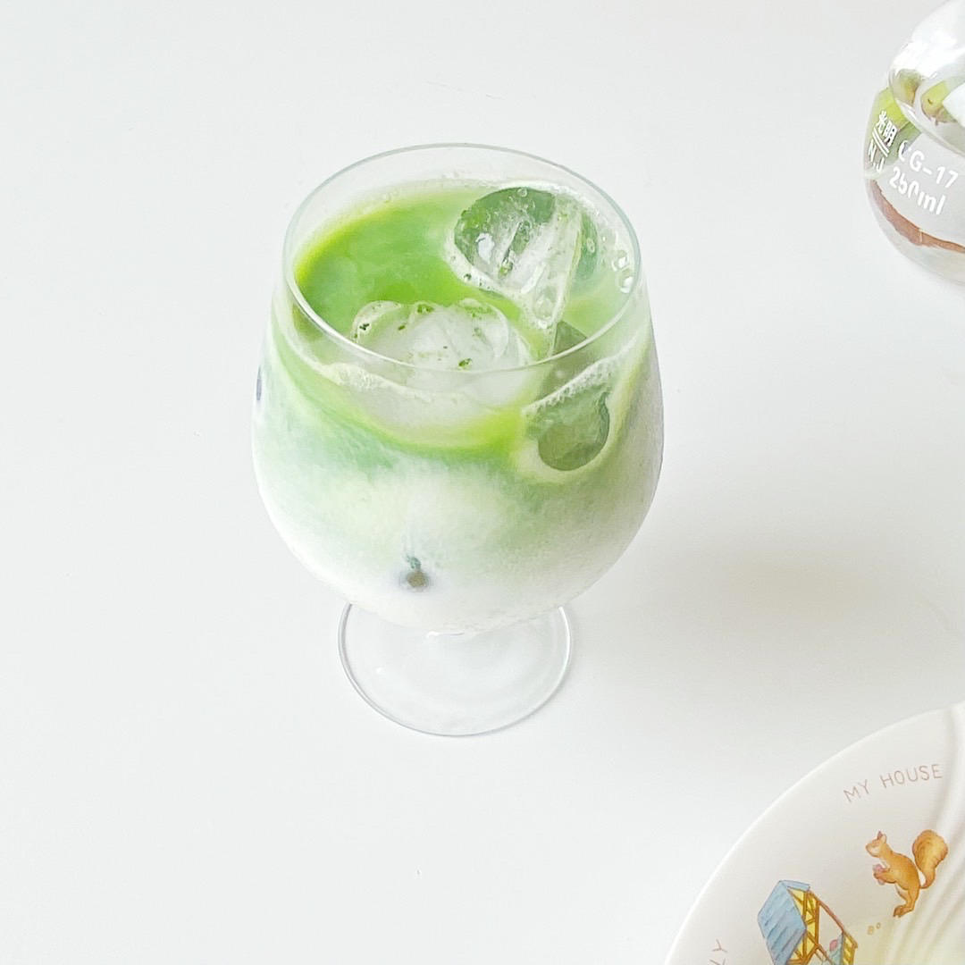 成熟口味抹茶拿铁