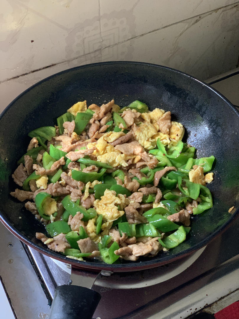 辣椒鸡蛋炒肉（美食家大雄）