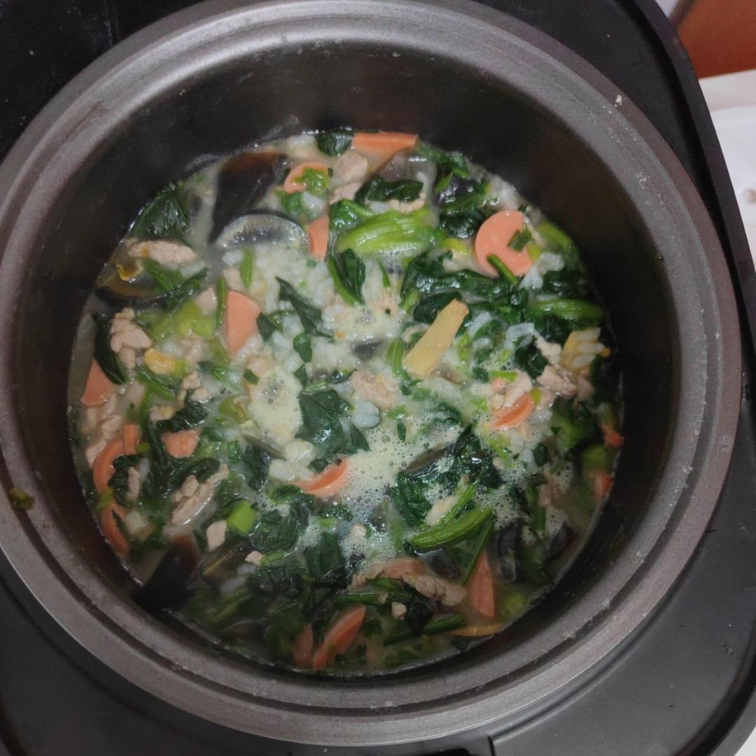 妈妈👩教我做的皮蛋瘦肉粥🥣简单快捷美味😋