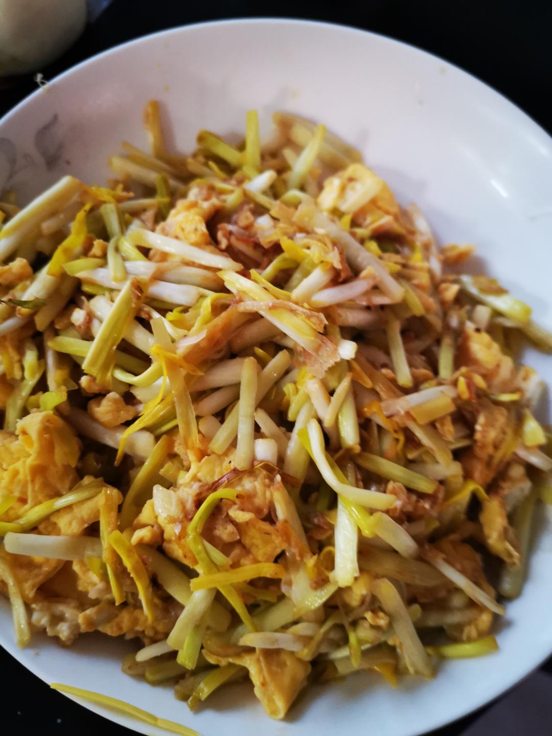 蒜黄炒蛋，大人小孩都喜欢