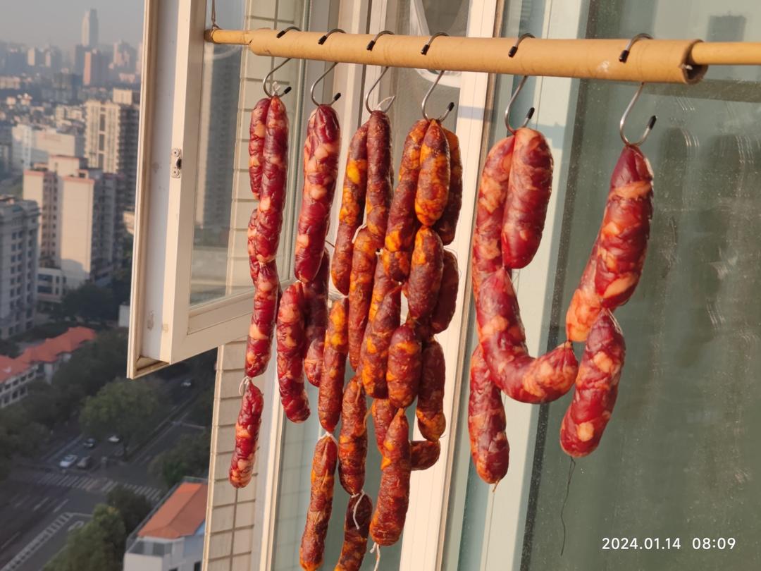 自制川味腊肠，五香腊肠。