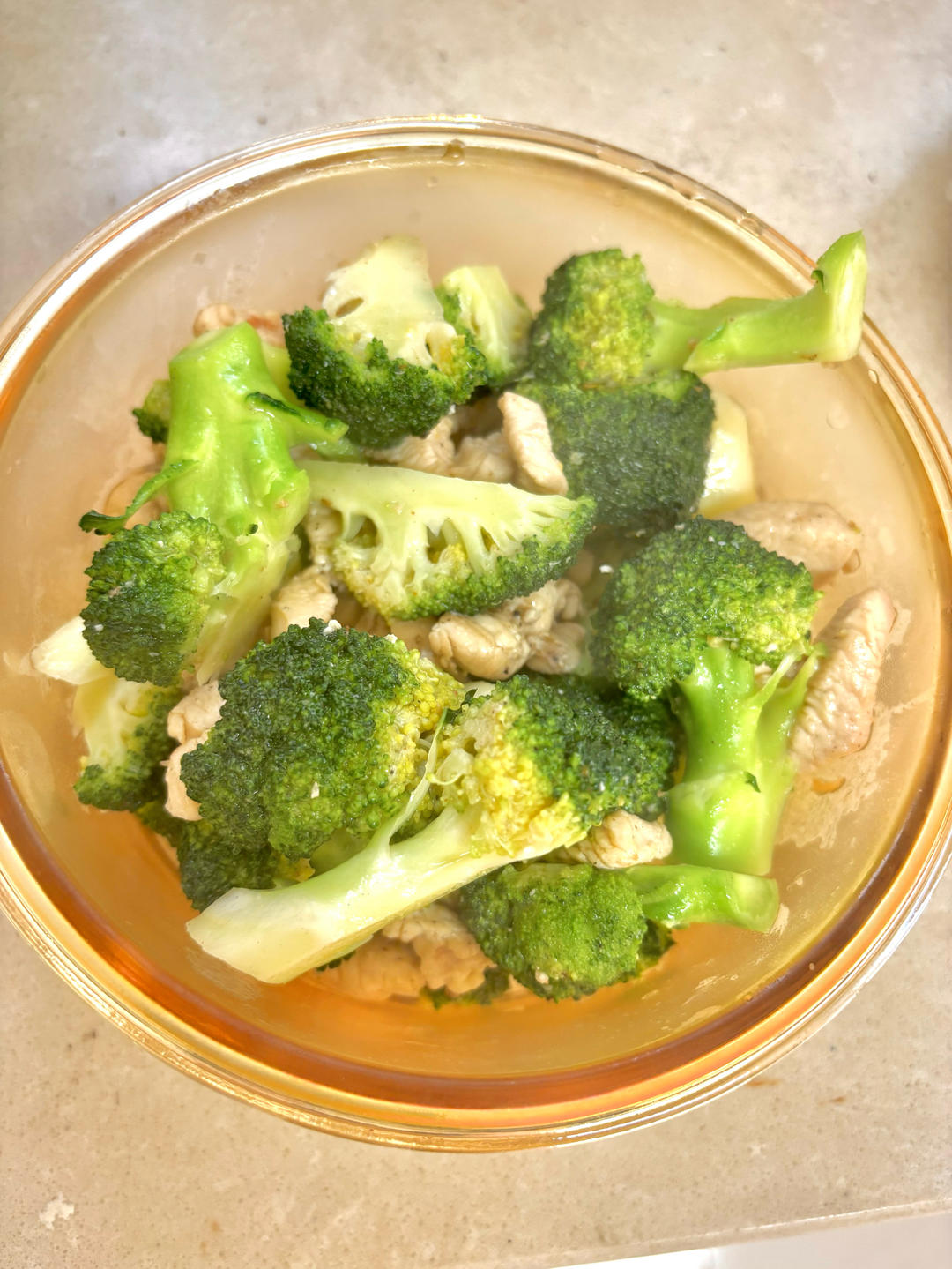 鸡胸肉炒西兰花