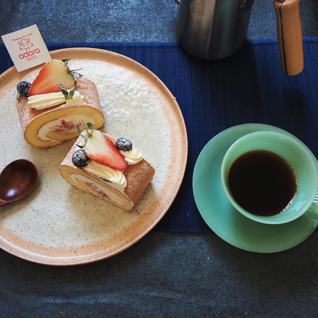 《Tinrry下午茶》教你做基础原味蛋糕卷