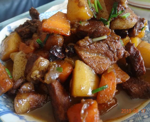 土豆胡萝卜红烧肉的做法
